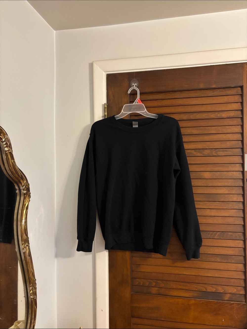 Gildan Black Crewneck Sweatshirt - Men's Basic Pullover